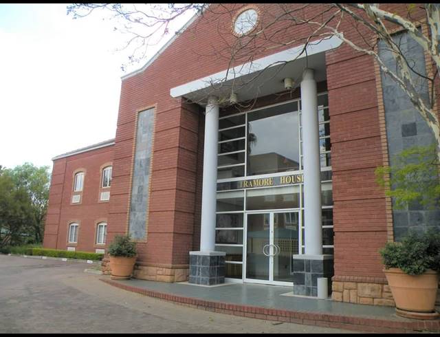 18M² BUILDING TO LET IN FOURWAYS
